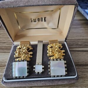 2 Pairs SWANK Gold Tone nugget Mesh Cufflinks, Tie Clip & Mother-of-Pearl links